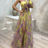 Asymmetrisches Abendkleid – One-Shoulder Maxikleid mit Blumenapplikation & Schlitz