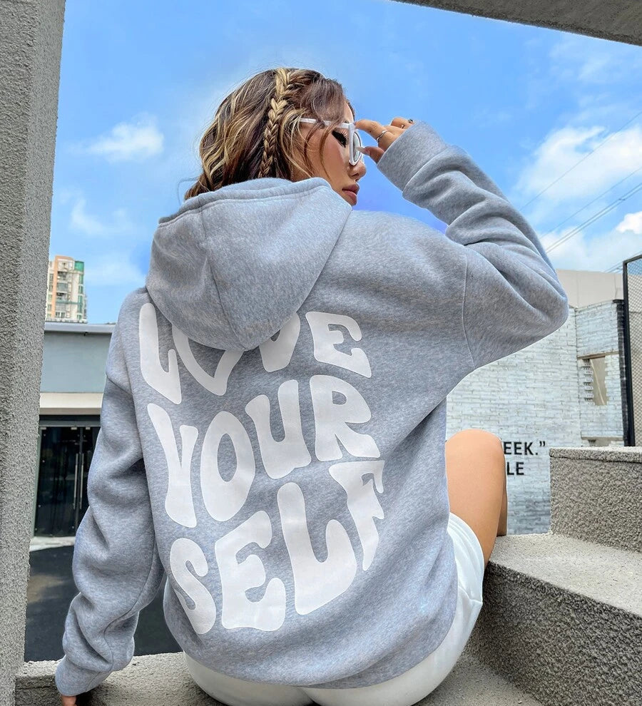 Oversized Hoodie Damen – Schwarzer Kapuzenpullover mit „Love Yourself“ Rückendruck