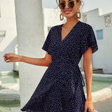 Rotes Wickelkleid mit Punkten – Sommerliches Kurzkleid mit Volants