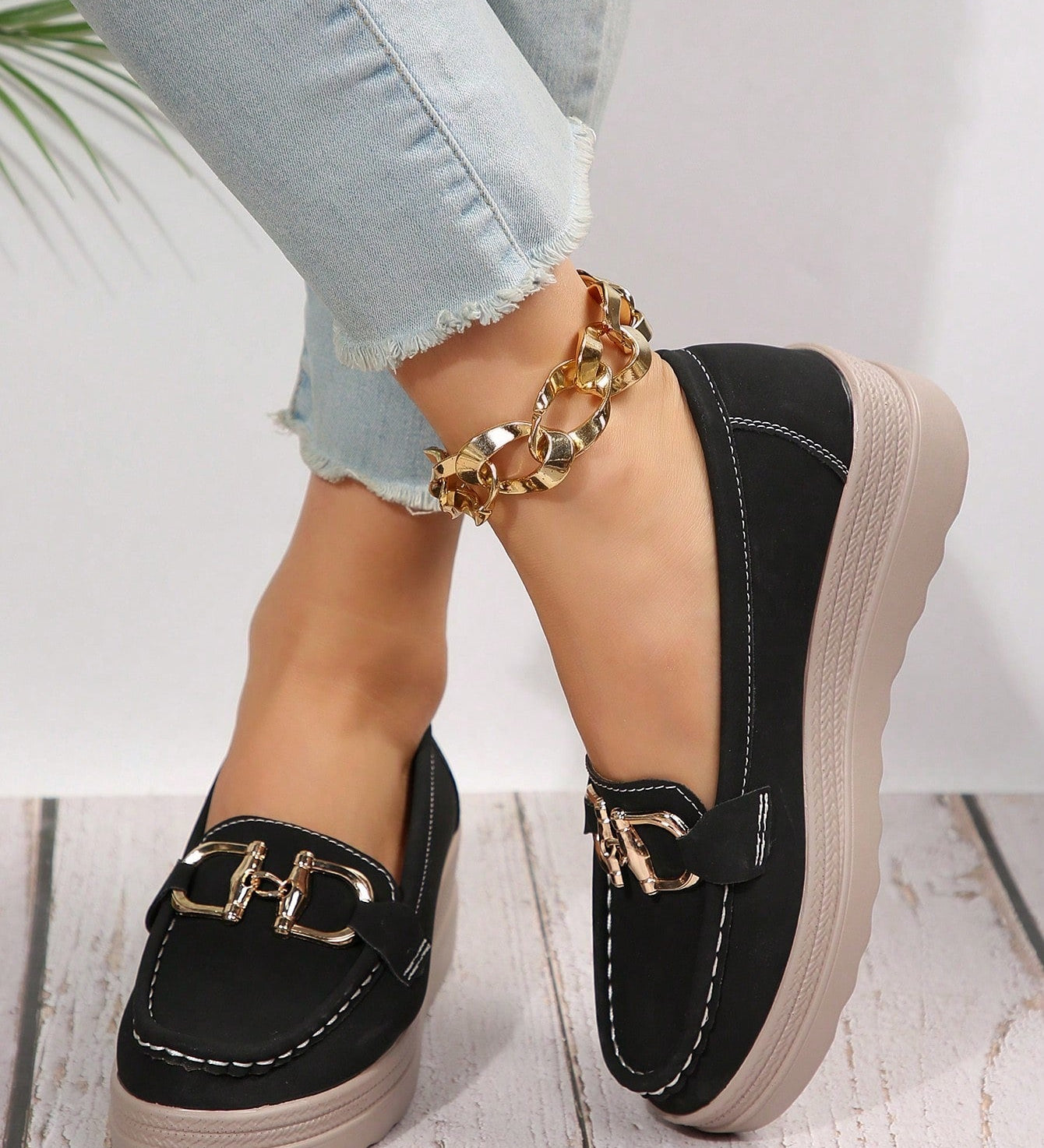 Bequeme Damen-Loafers mit elegantem Metallakzent