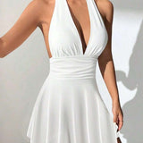 Minikleid mit Halterneck und Skater-Schnitt – Figurbetont & Feminin