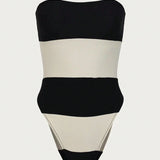Schulterfreier Einteiler mit Kontraststreifen & High-Leg Cut