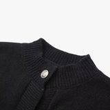 Manon | Strickjacke mit Knöpfen und Federärmeln