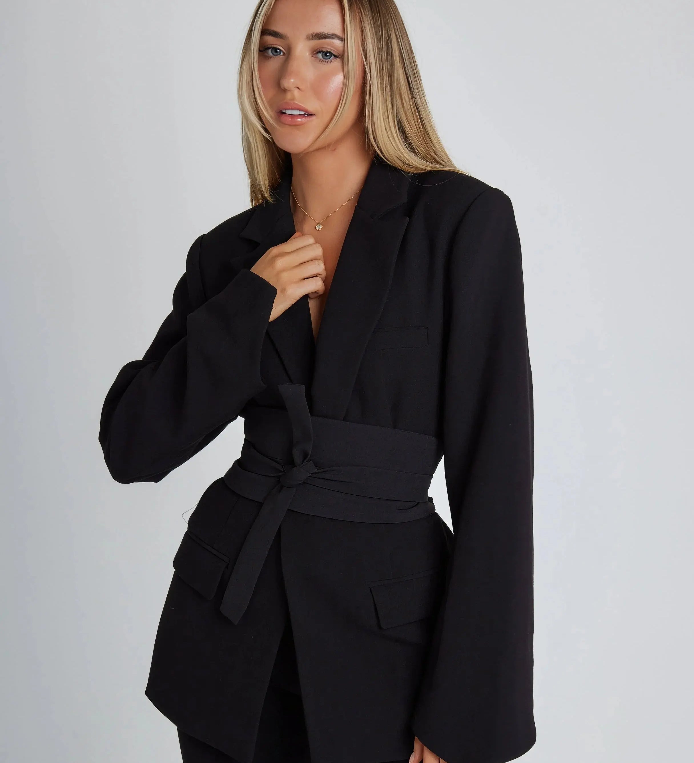 Janina | Eleganter Blazer mit Gürtel – Stilvolles Design für Jede Gelegenheit Zendoo.de