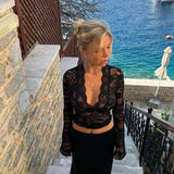 Lina | Schwarzes Spitzenoberteil mit V-Ausschnitt, Mesh-Design für Frauen