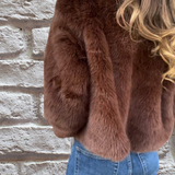 Kuschelige Kunstpelzjacke mit Reißverschluss – Stilvolle Wärme für kalte Tage