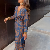 Elegantes Midikleid mit Twist-Detail und floralem Muster – Zeitlos und stilvoll