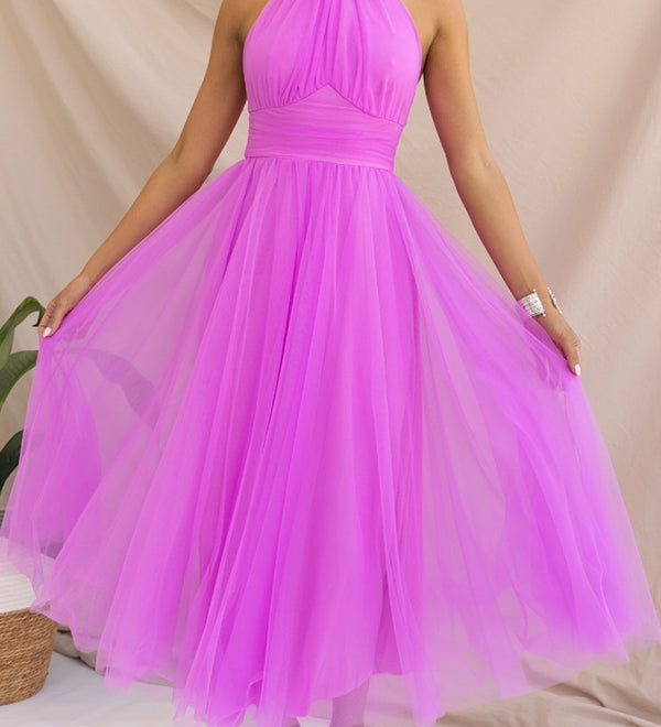 Elegantes Tüllkleid – Halterneck Midikleid mit A-Linie & Schleierkragen