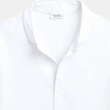 Klassisches Stehkragen-Hemd in Weiß