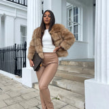 Lacy | Hochwertige Kunstfell-Jacke – Edles Design für Eleganz und Komfort Zendoo.de