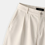 Zeitlose Damenhose mit Bundfalten und umgeschlagenem Saum