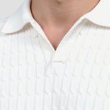Weißes Strick-Poloshirt mit Strukturmuster