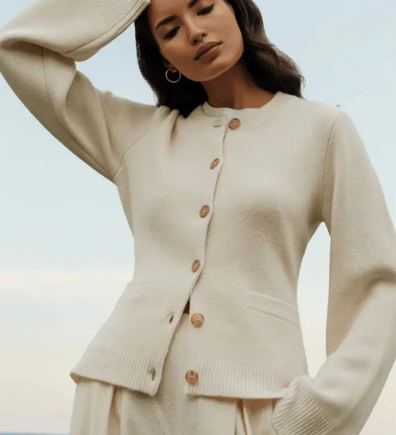 Maria | Klassische Damen-Strickjacke mit Knopfleiste Zendoo.de