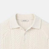 Klassischer Zopfstrickpullover mit Polokragen