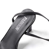 Olive | Lackleder Riemchenabsätze mit goldenen Schnallenakzenten