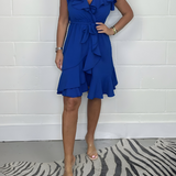 Elegantes Rüschenkleid mit V-Ausschnitt – femininer Look für jeden Anlass