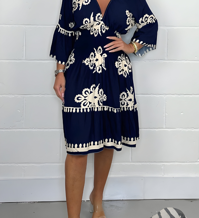 Elegantes Kleid mit Muster und V-Ausschnitt – perfekt für jeden Anlass