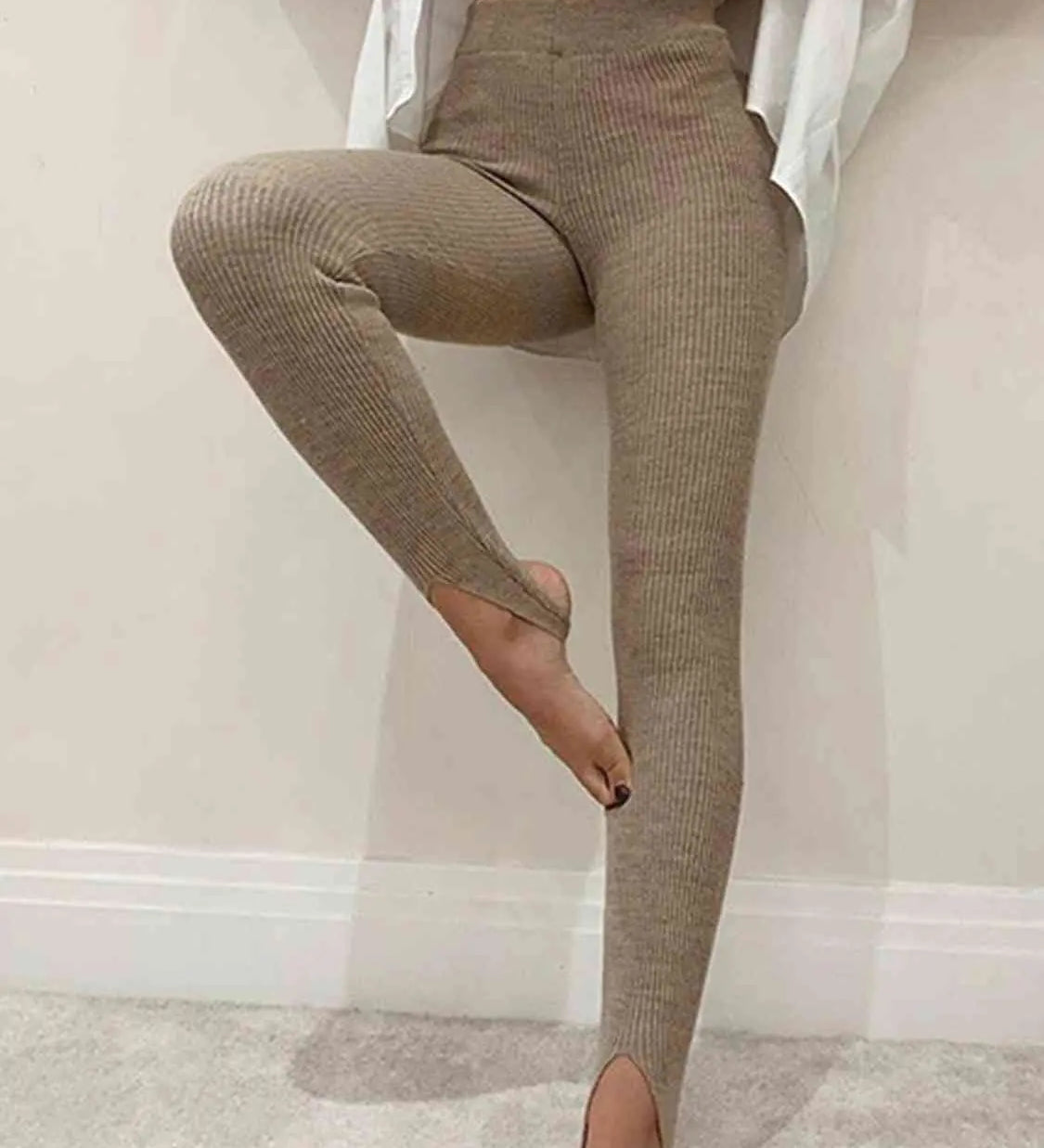 Clara | Gerippte Mid-Waist-Leggings – Komfort und Stil für Jeden Tag Zendoo.de