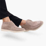 Jameson | 3-teiliges Set Kaschmir-Cardigan, hose & Wildleder-Boots