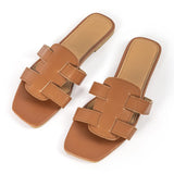 Stilvolle braune Slides mit Cut-Out-Design