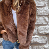 Kuschelige Kunstpelzjacke mit Reißverschluss – Stilvolle Wärme für kalte Tage