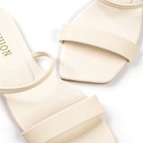 Stilvolle schwarze Sandalen mit minimalistischem Design