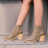 Elisa | Western-Stiefeletten in Nude mit Blockabsatz & Nieten