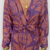 Elegantes Midikleid mit Twist-Detail und floralem Muster – Zeitlos und stilvoll