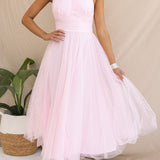 Elegantes Tüllkleid – Halterneck Midikleid mit A-Linie & Schleierkragen