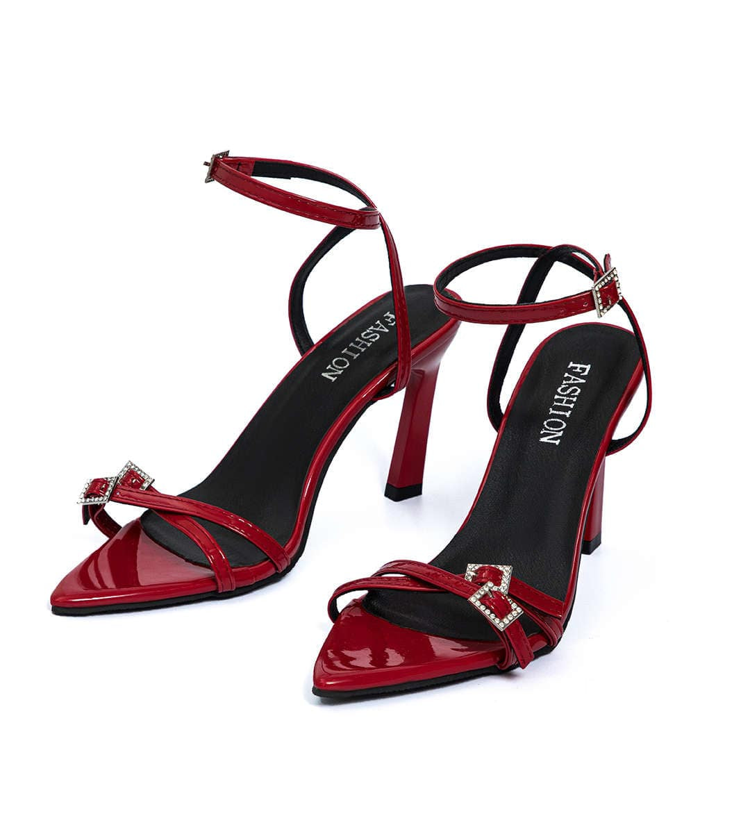 Olive | Lackleder Riemchenabsätze mit goldenen Schnallenakzenten