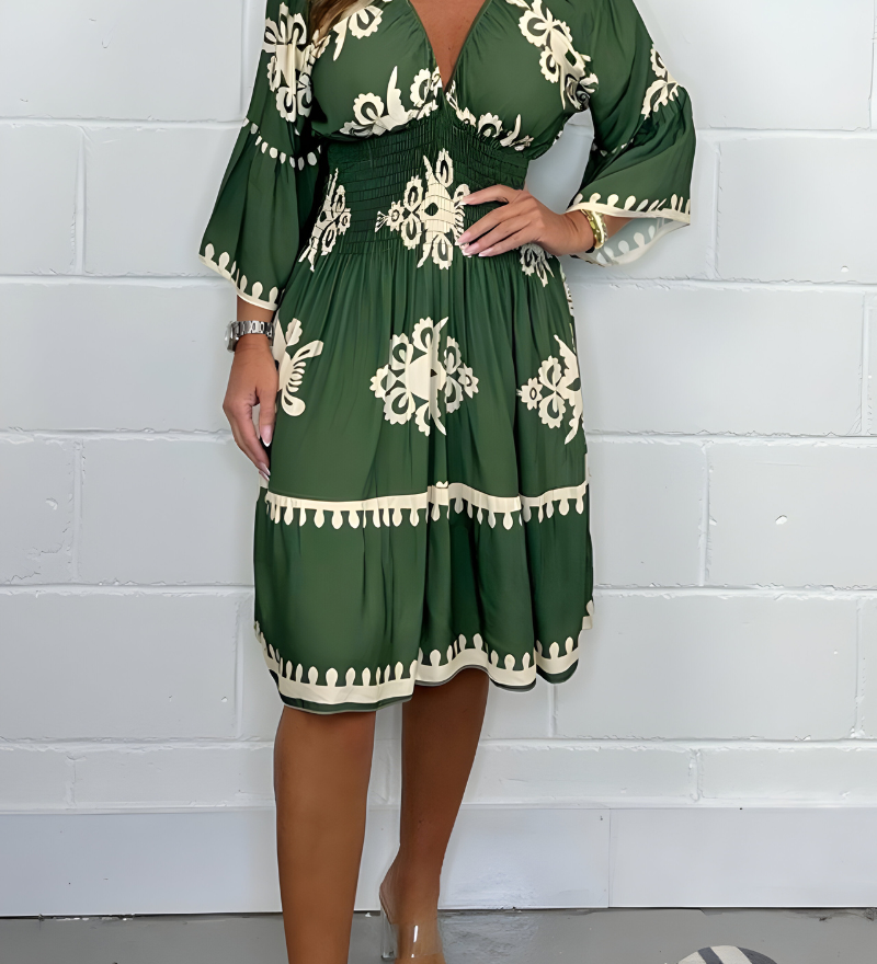 Elegantes Kleid mit Muster und V-Ausschnitt – perfekt für jeden Anlass