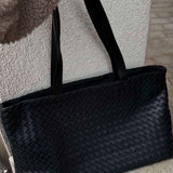 Emilia | Große gewebte Damen-Tote aus veganem Leder mit Reißverschluss