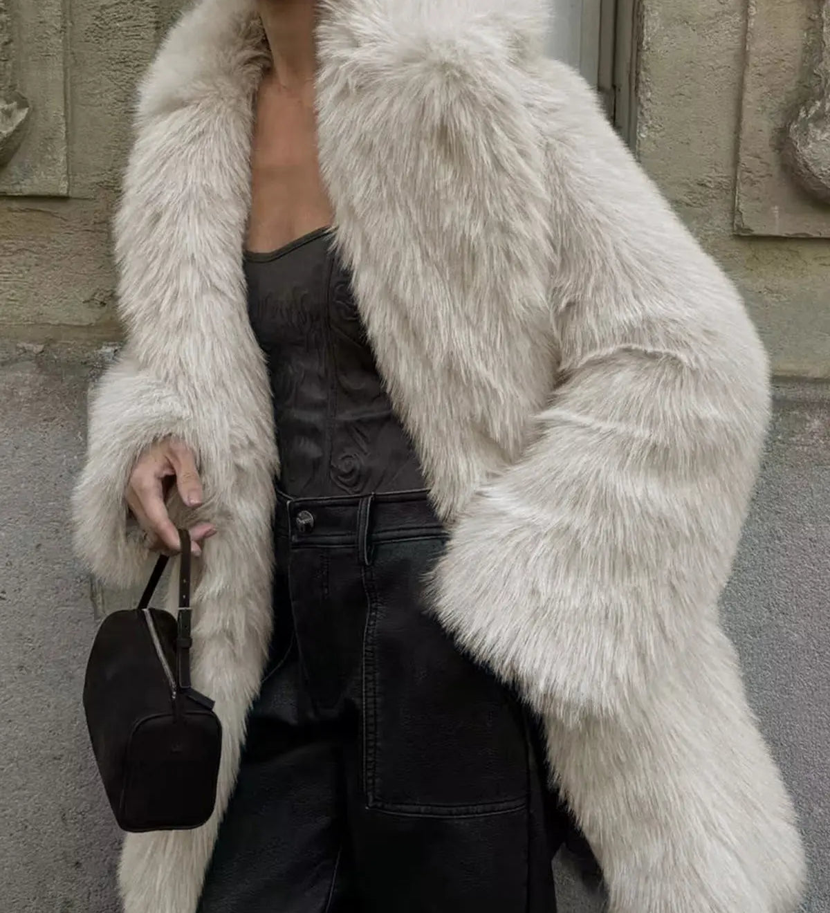 Macy | Weicher Kunstpelz-Mantel im Oversize-Look Zendoo.de