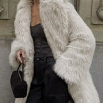 Macy | Weicher Kunstpelz-Mantel im Oversize-Look Zendoo.de