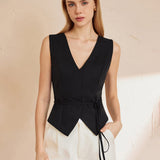 Isabella | Schwarzes ärmelloses Top mit Taillenbindung