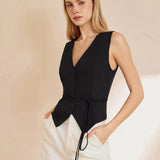 Isabella | Schwarzes ärmelloses Top mit Taillenbindung
