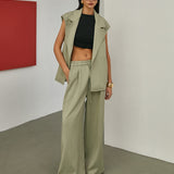 Mila | Ärmellose Weste mit Bindegürtel in Olivgrün – Lässige Eleganz neu definiert