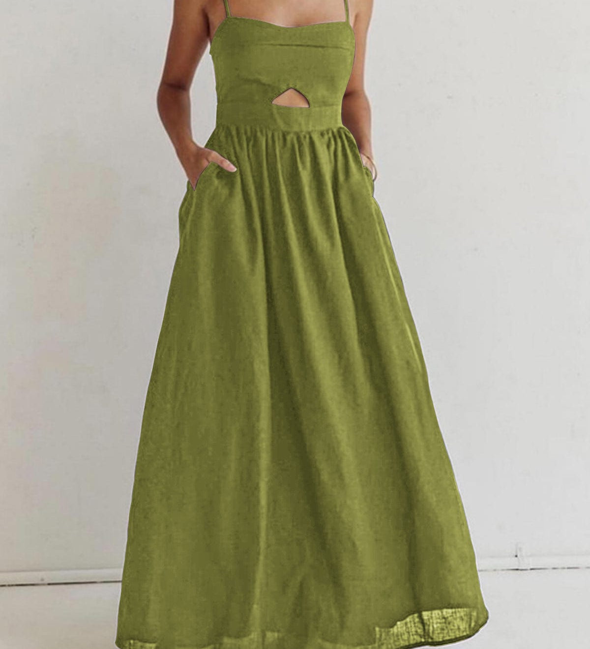 Benedikta | Ärmelloses Maxi-Kleid aus Leinen mit Cut-Out-Detail und Spaghettiträgern