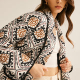 Steppjacke mit Ethno-Muster und Oversized-Schnitt