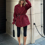 Ursula | Winter Übergrößen Mantel aus roter Wolle mit Gürtel in der Taille