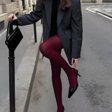 Elegante Bordeauxrote Strumpfhose – Stilvoll & Komfortabel