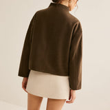 Lia | Kurze braune Jacke mit Stehkragen – Minimalistisch und elegant