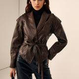 Valeria | Taillierter Lederblazer mit Gürtel – Elegant & Modern