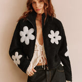 Teddyjacke mit Blumen - ideal für den Frühling 2025