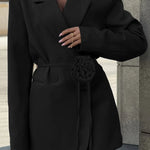 Celeste | Eleganter Blazer mit Taillengürtel und Rosendetail Zendoo.de