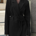 Celeste | Eleganter Blazer mit Taillengürtel und Rosendetail Zendoo.de