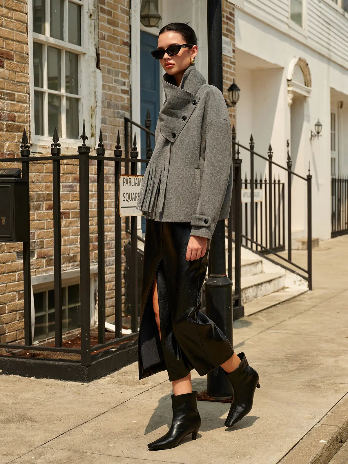 Elin |  Wollmantel mit doppelter Knopfreihe und Quasten Zendoo.de