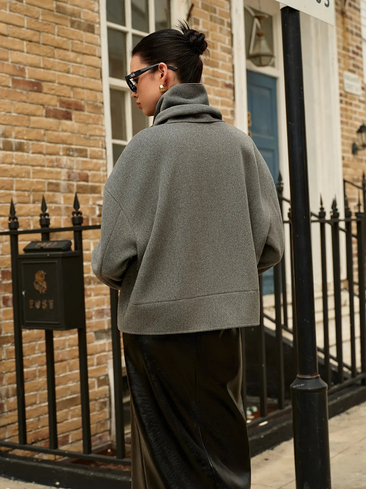 Elin |  Wollmantel mit doppelter Knopfreihe und Quasten Zendoo.de