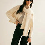 Eva | Klassischer Kurzmantel mit Schal Zendoo.de