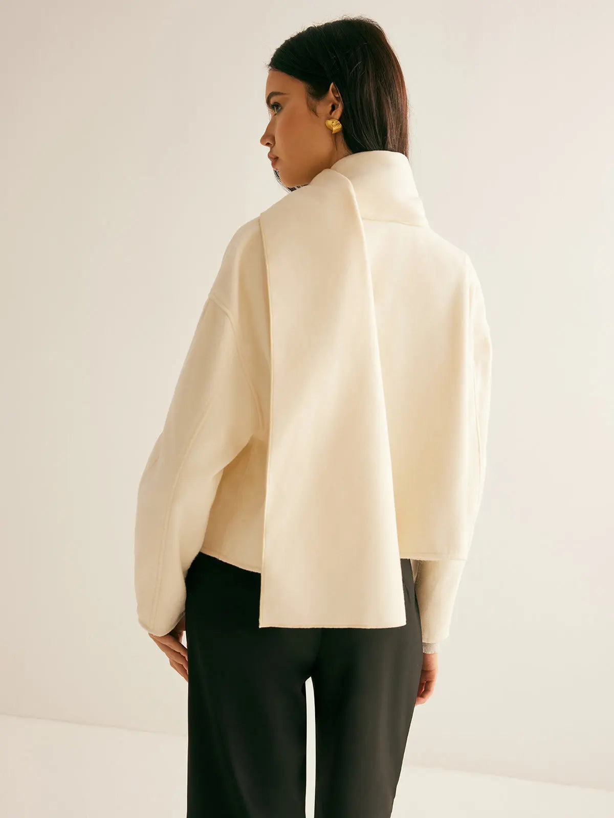 Eva | Klassischer Kurzmantel mit Schal Zendoo.de